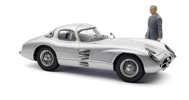 M-246 CMC Mercedes-Benz 300 SLR Coupé Chassis No. 0007/55 with a Figurine